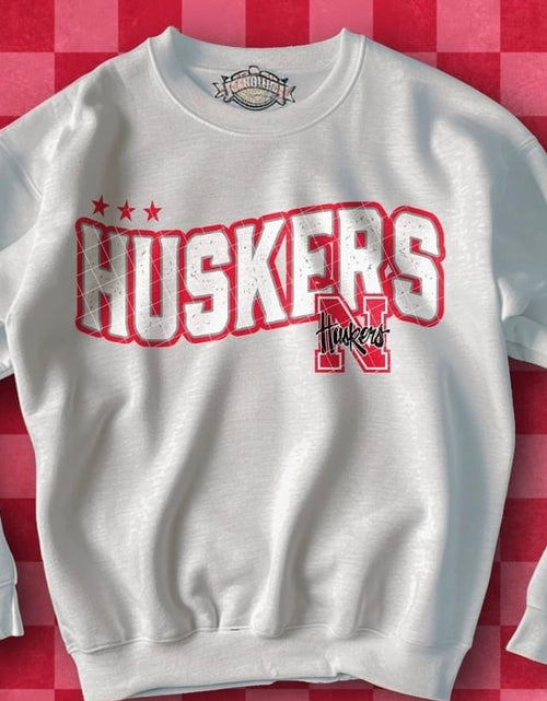 Load image into Gallery viewer, YOUTH Huskers w/sleeve design
